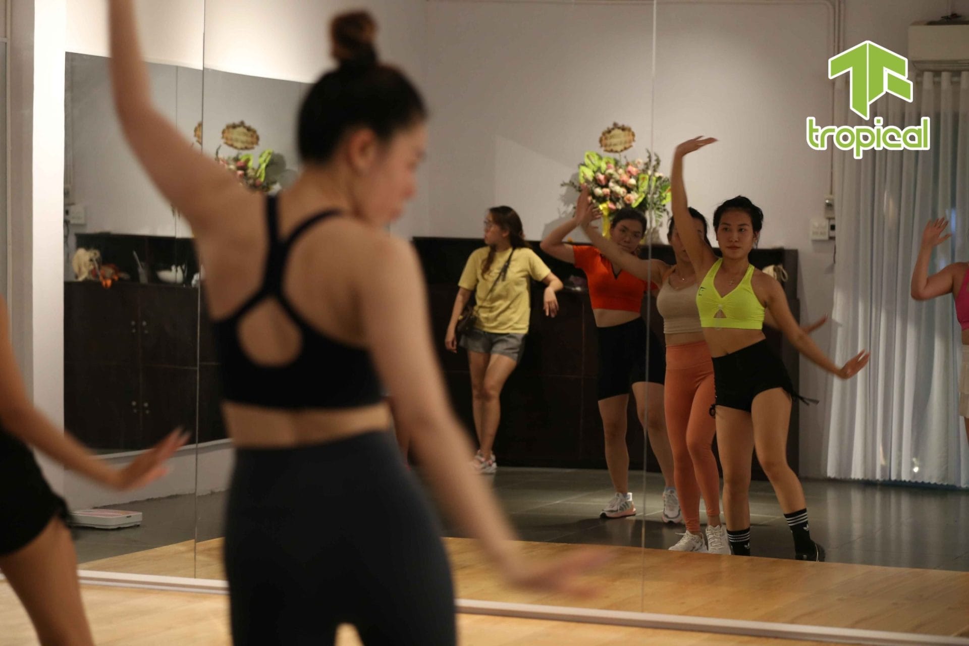 TikTok Dance Gần Đây- Đăng kí nhận ngay
