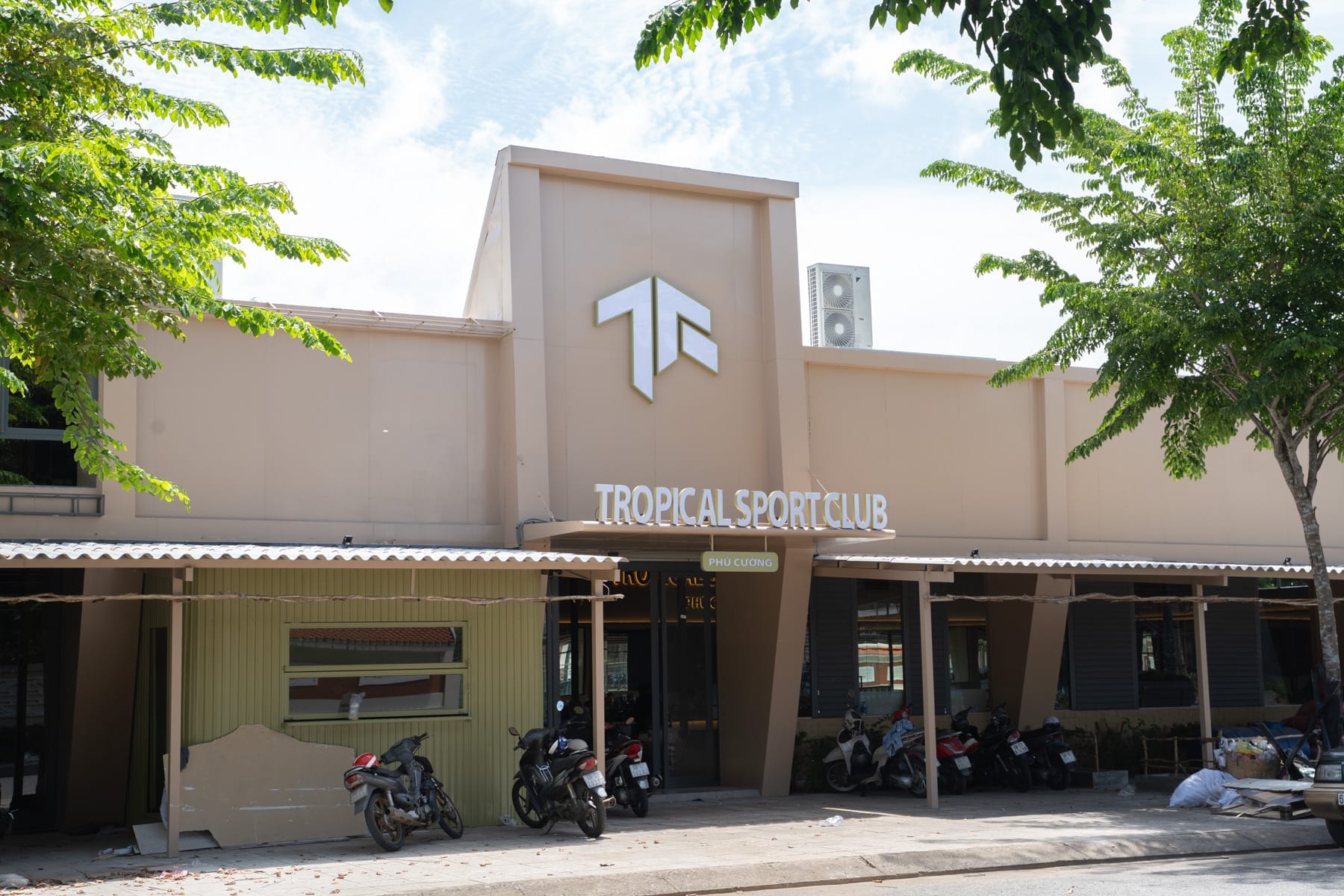 Tropical Sport Club Phú Cường